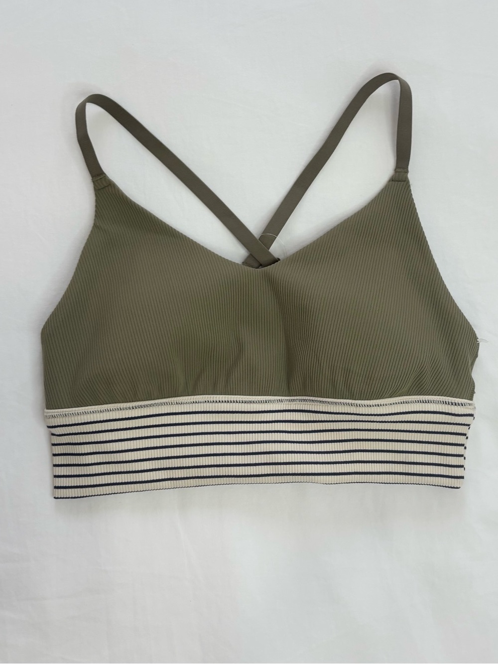 OFFLINE by Aerie Women's Green/Striped Underband Ribbed V-Neckline Sports Bra, M